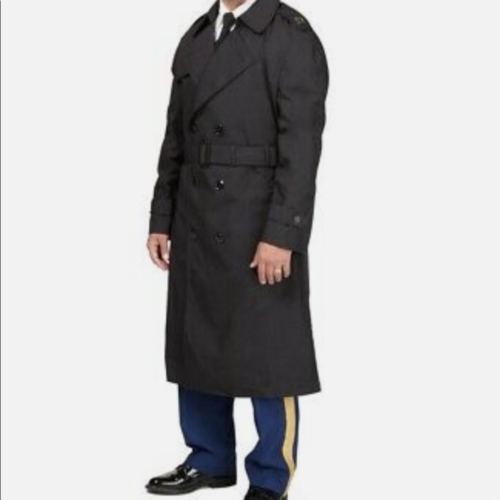 Military issued trench coat. EUC 🚫🐱🚭